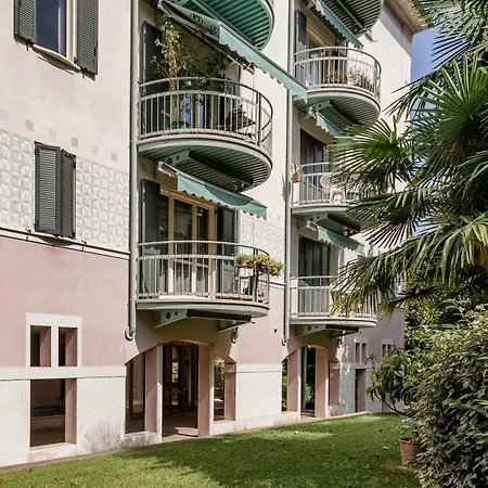 Interno 3, With Large Garage 5' Walk From The Center ורונה